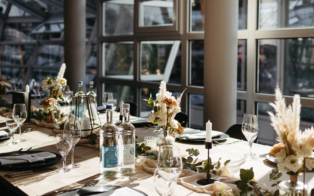 Verena & Jan-Hendrik – Clean-Industrial-Hochzeit im Factory Hotel, Münster